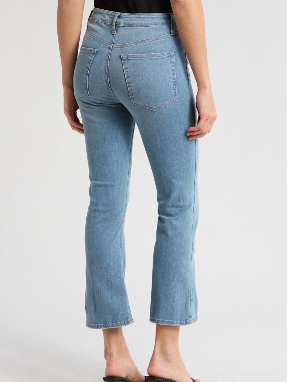 FRAME Le Crop Boot Jeans—light wash. Worn once—great conditions